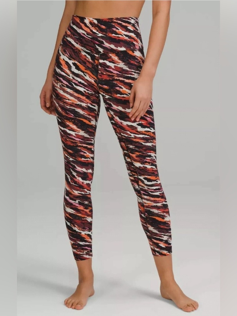 Lululemon Align 25” size 4 tiger tide
